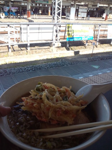 春日部駅の天ぷらラーメンがいいじゃん